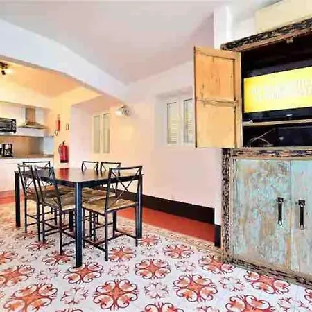 Beautiful 3 Floors Front Beach House With Terrace *