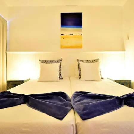 Prázdninový dům Beautiful 3 Floors Front Beach House With Terrace Albufeira