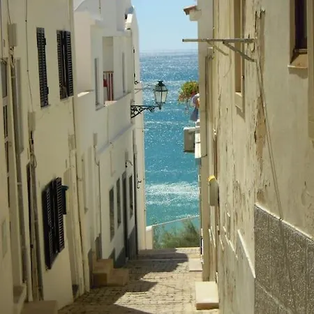 Beautiful 3 Floors Front Beach House With Terrace Hébergement de vacances *